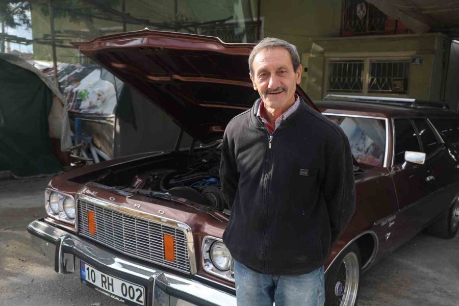 Bu Serada Sebze Değil Klasik Araba Yetişiyor