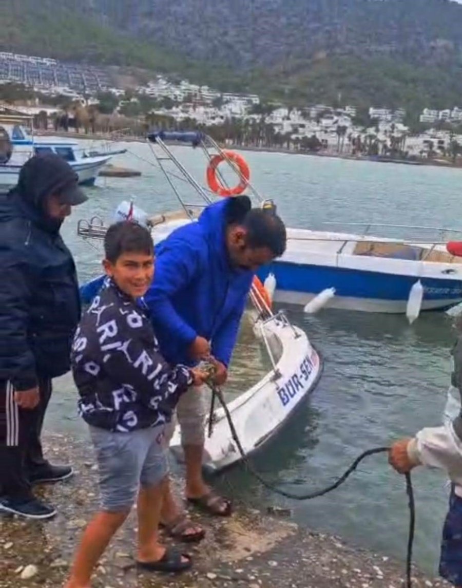 Silifke’de Fırtına Tekneleri Batırdı