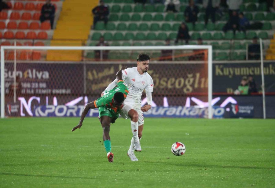 Trendyol Süper Lig: Alanyaspor: 0 - Antalyaspor: 0 (maç Sonucu)