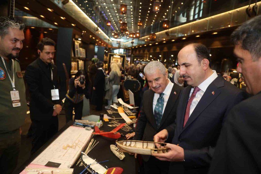 Vali Akın Ve Başkan Altay, 17. Altın Dokunuşlar Festivali’ni Ve Gazze Hayır Panayırı’nı Açtı