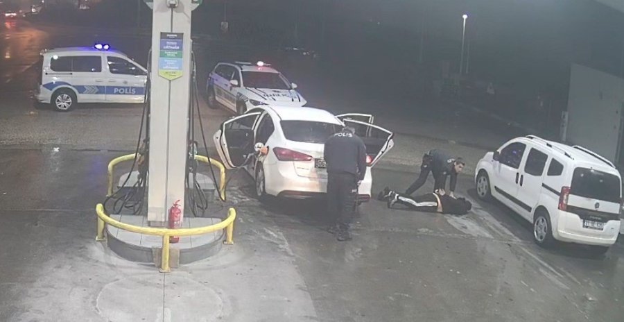 Mersin’deki Yaklaşık 900 Bin Dolarlık Gasp Zanlıları Adana’da Yakalandı