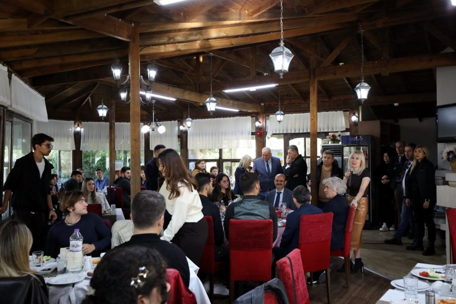 Rektör Prof. Dr. Özkan: "öğrencilerimizi Sadece Üniversitenin Bir Parçası Olarak Değil, Bu Kurumun Nefesi, Enerjisi Ve Geleceği Olarak Görüyorum"