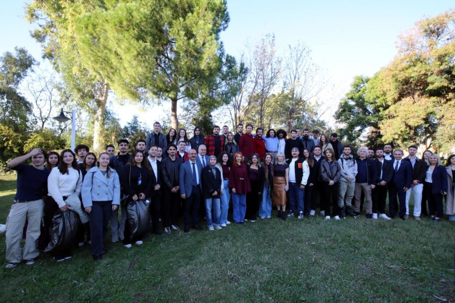 Rektör Prof. Dr. Özkan: "öğrencilerimizi Sadece Üniversitenin Bir Parçası Olarak Değil, Bu Kurumun Nefesi, Enerjisi Ve Geleceği Olarak Görüyorum"