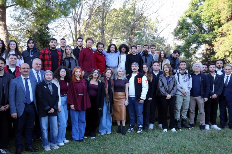 Rektör Prof. Dr. Özkan: "öğrencilerimizi Sadece Üniversitenin Bir Parçası Olarak Değil, Bu Kurumun Nefesi, Enerjisi Ve Geleceği Olarak Görüyorum"