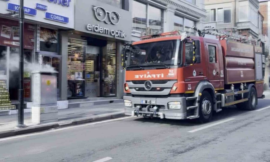 Elektrik Panosundaki Yangın Paniğe Neden Oldu