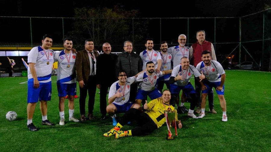 Antalya Sağlıkspor, 24. Geleneksel Futbol Turnuvası’nın Şampiyonu Oldu