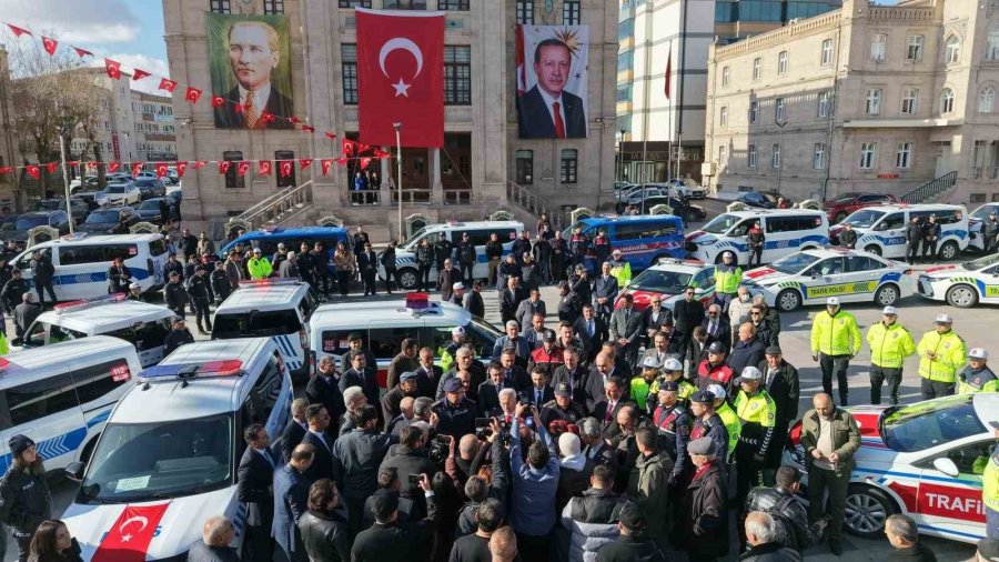 Aksaray’da Emniyet Ve Jandarma Araç Filosuna 118 Yeni Araç Katıldı