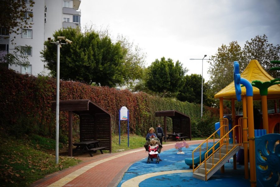 Konyaaltı’nın Parklarına Güvenlik Kameraları Yerleştiriliyor