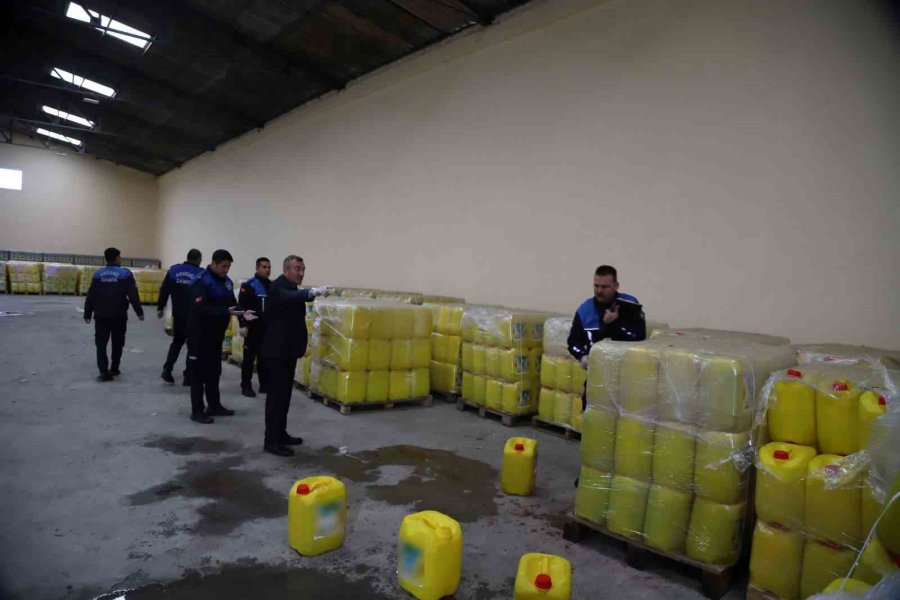 Yurt Dışına Yağ Diye Su Göndereceklerdi