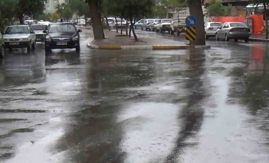 Aksaray’da Yağmur Etkili Oluyor