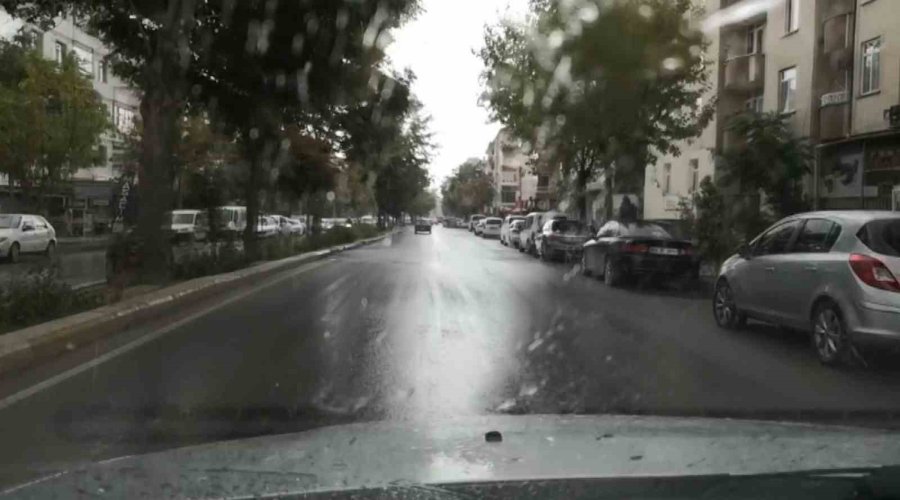 Aksaray’da Yağmur Etkili Oluyor