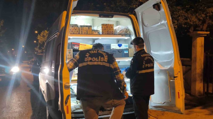 Dairede Çıkan Yangında 3’ü Çocuk 4 Kişi Dumandan Etkilendi