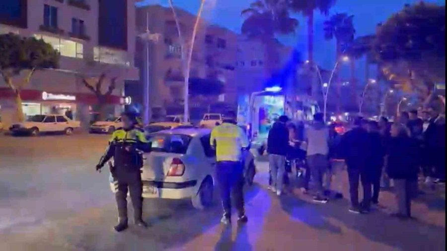 Otomobille Çarpışan Motosikletli Yaralandı