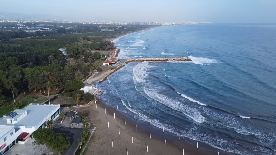 Doğu Akdeniz’de Dev Dalgalar Kıyıları Dövdü