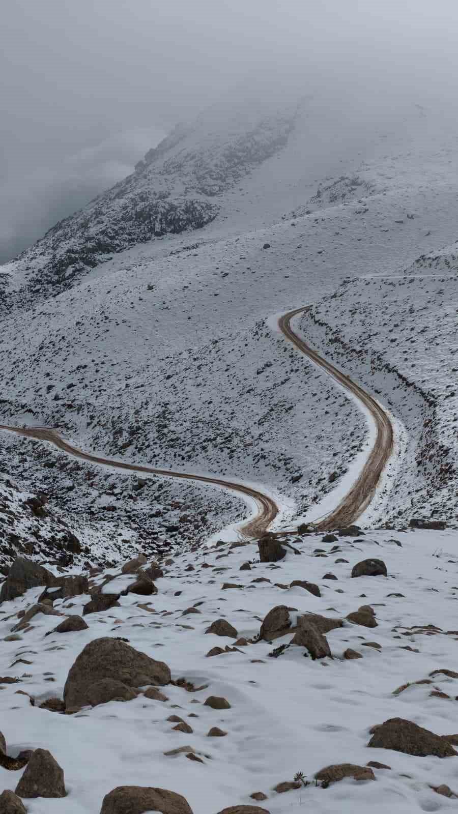 Kaş’ın Yüksek Kesimleri Beyaza Büründü