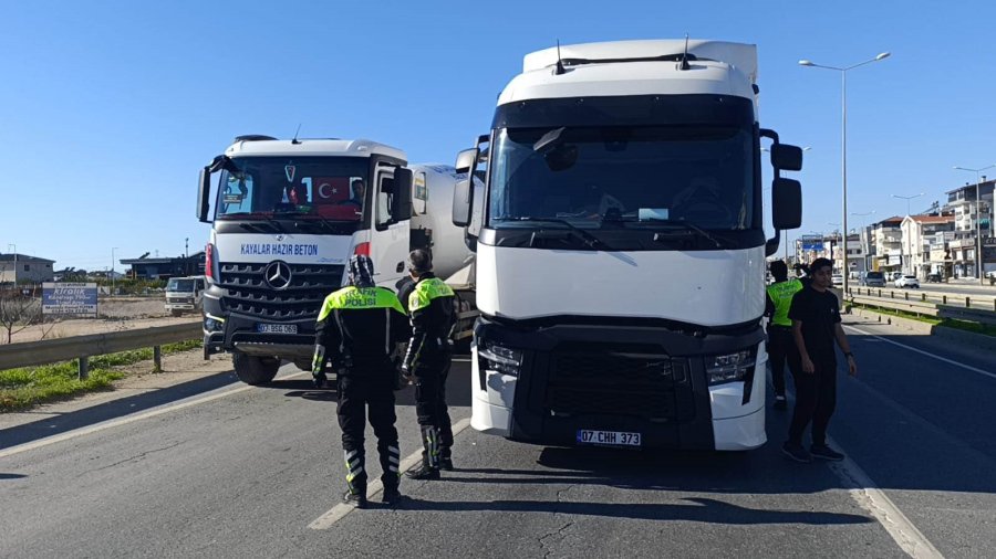 Tırın Altında Kalan Karayolları İşçisi Hayatını Kaybetti