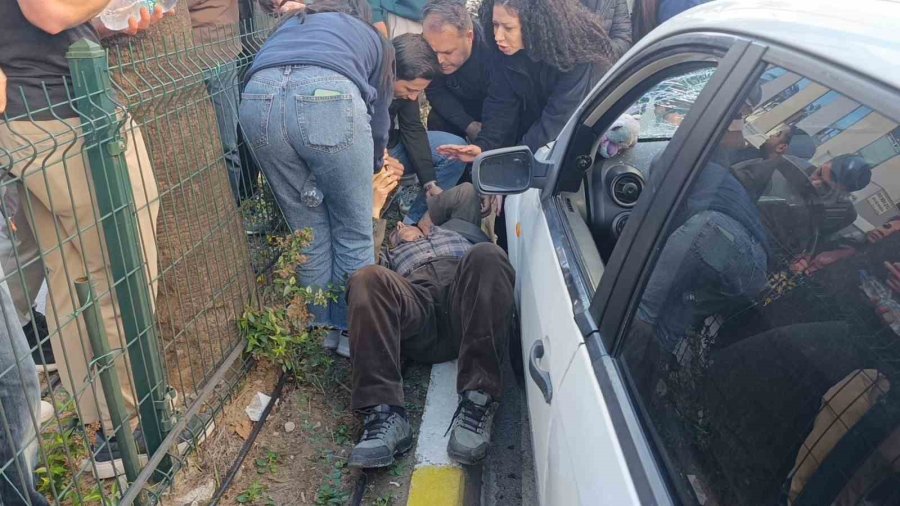 Otomobilin Çarptığı Yaşlı Adam İçin Seferber Oldular