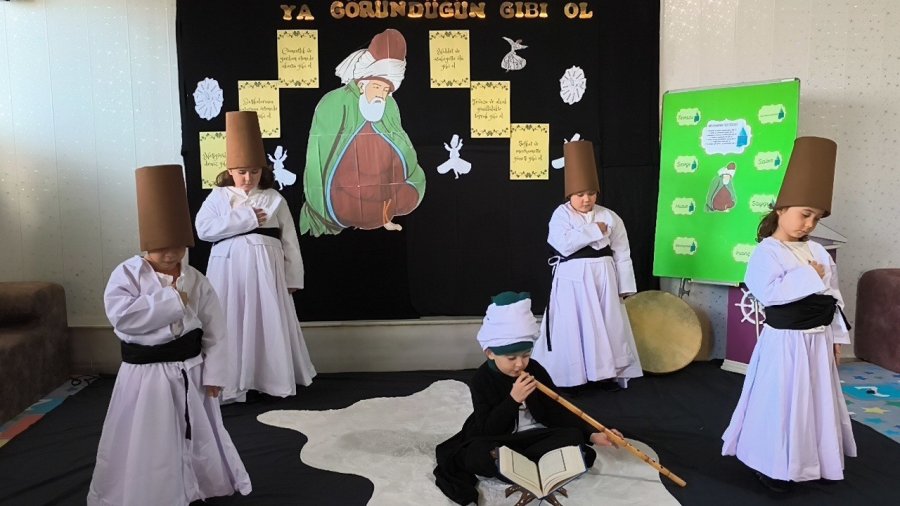 Anamurlu Minikler Mevlana’yı Andı