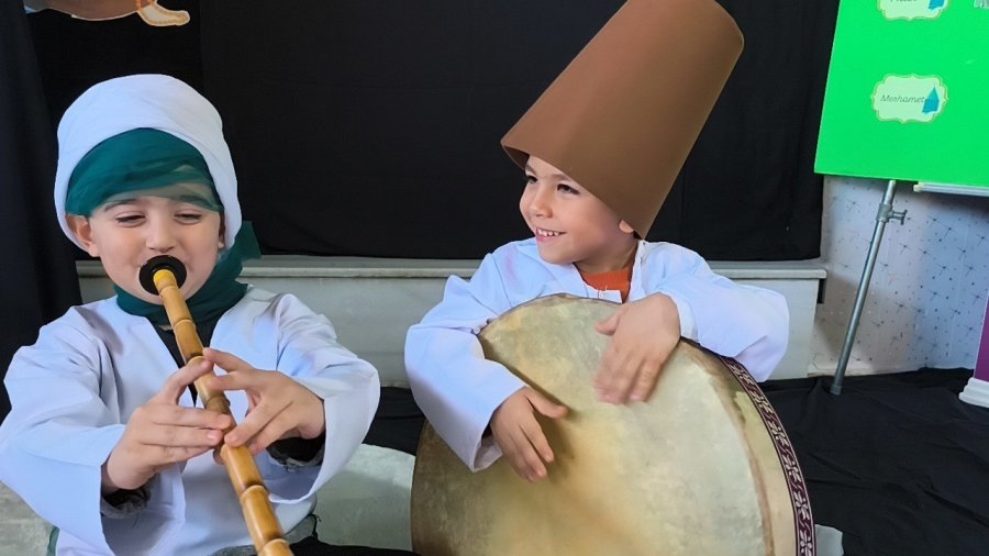 Anamurlu Minikler Mevlana’yı Andı