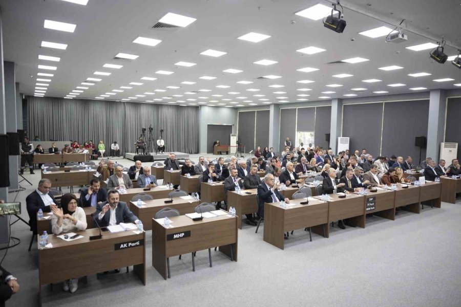 Mersin Büyükşehir Belediye Meclisinde 20 Madde Görüşüldü