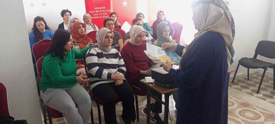 Anamur’da ’değerleriyle Güçlü Ailem’ Projesi Devam Ediyor