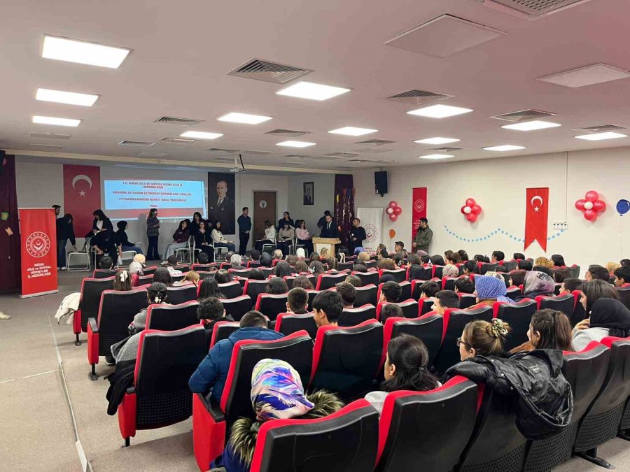 Niğde’de ’siyer-i Nebi’ Bilgi Yarışmasının Finali Gerçekleştirildi