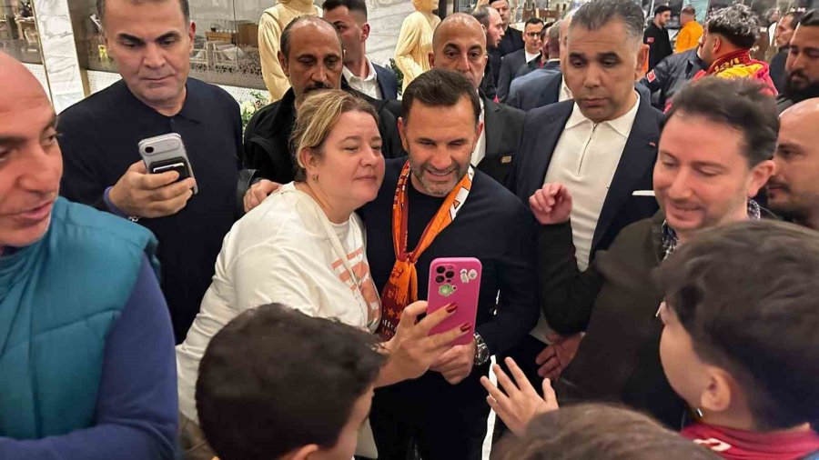 Galatasaray, Antalya’da Şampiyonlar Ligi Müziğiyle Karşılandı