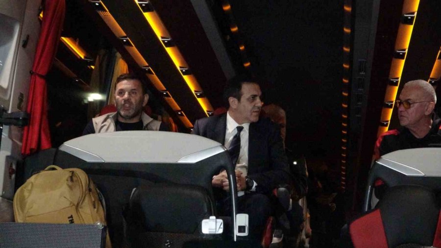 Galatasaray, Antalya’da Şampiyonlar Ligi Müziğiyle Karşılandı