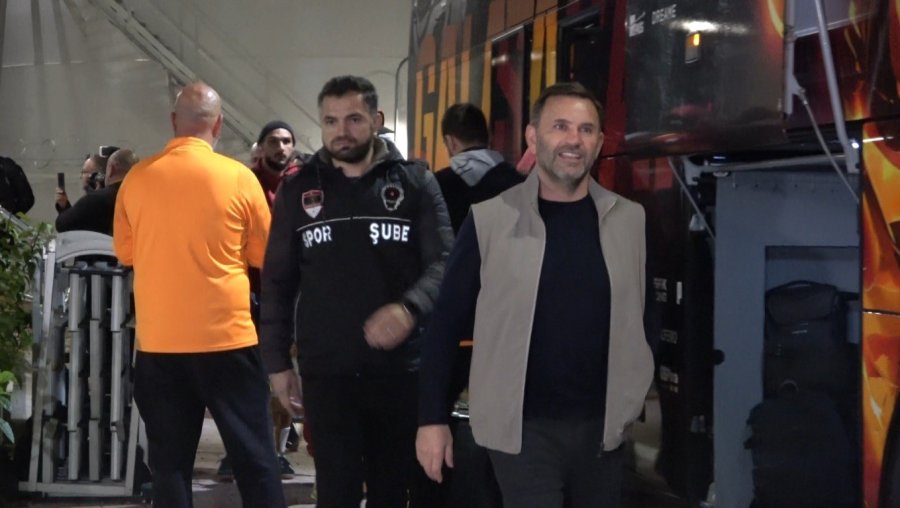 Galatasaray, Antalya’da Şampiyonlar Ligi Müziğiyle Karşılandı