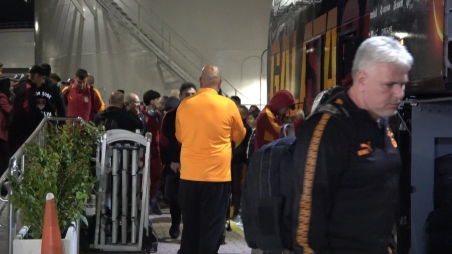 Galatasaray, Antalya’da Şampiyonlar Ligi Müziğiyle Karşılandı