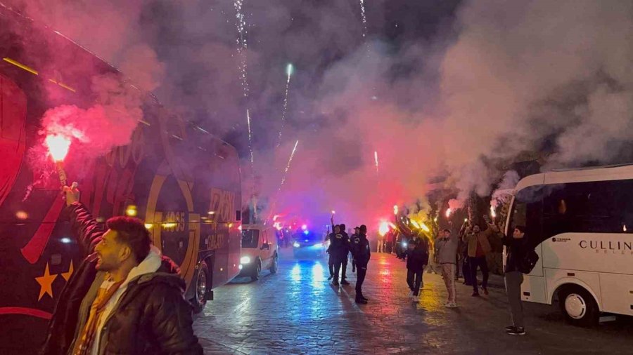 Galatasaray, Antalya’da Şampiyonlar Ligi Müziğiyle Karşılandı