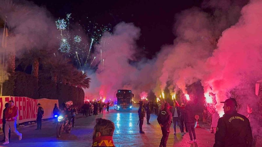 Galatasaray, Antalya’da Şampiyonlar Ligi Müziğiyle Karşılandı