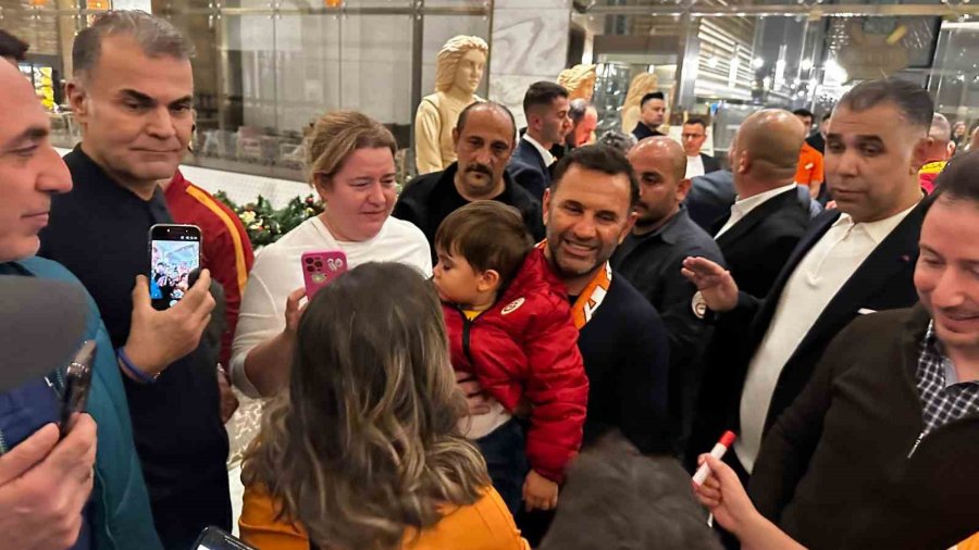 Galatasaray, Antalya’da Şampiyonlar Ligi Müziğiyle Karşılandı