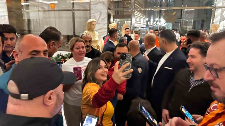Galatasaray, Antalya’da Şampiyonlar Ligi Müziğiyle Karşılandı
