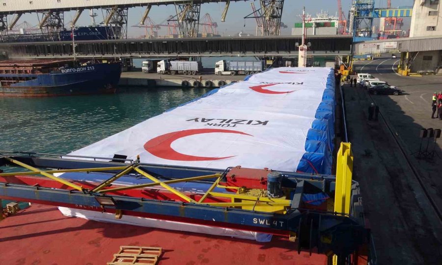 19. İyilik Gemisi Gazze’ye İnsani Yardım İçin Mersin’den Yola Çıktı