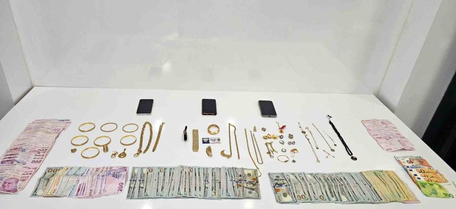 Dolandırıcıların Aldığı 18 Milyonluk Altın Ve Para Ele Geçti: 28 Tutuklama