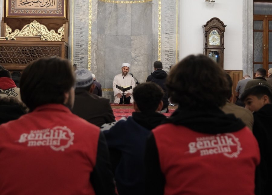 Karatay’da Öğrenciler Sabah Namazı Programında Buluşuyor