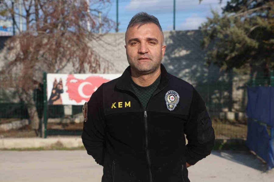 Uyuşturucu Tacirlerinin ‘bulamazlar’ Dedikleri Zulaları Burunları İle Patlatıyorlar