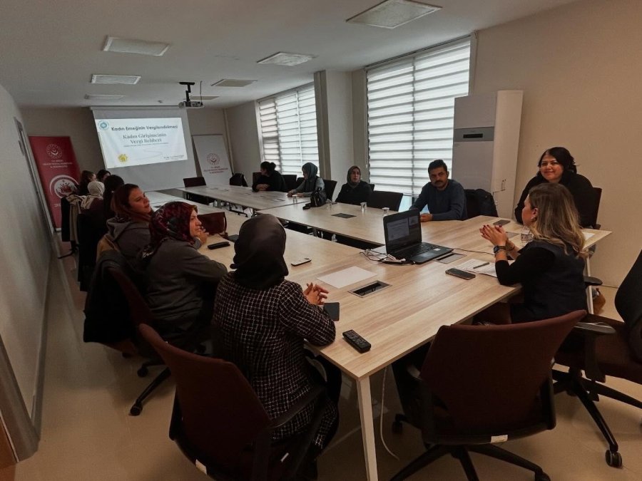 Niğde’de Kadın Kooperatiflerine ’kadın Emeğinin Vergilendirilmesi’ Eğitimi