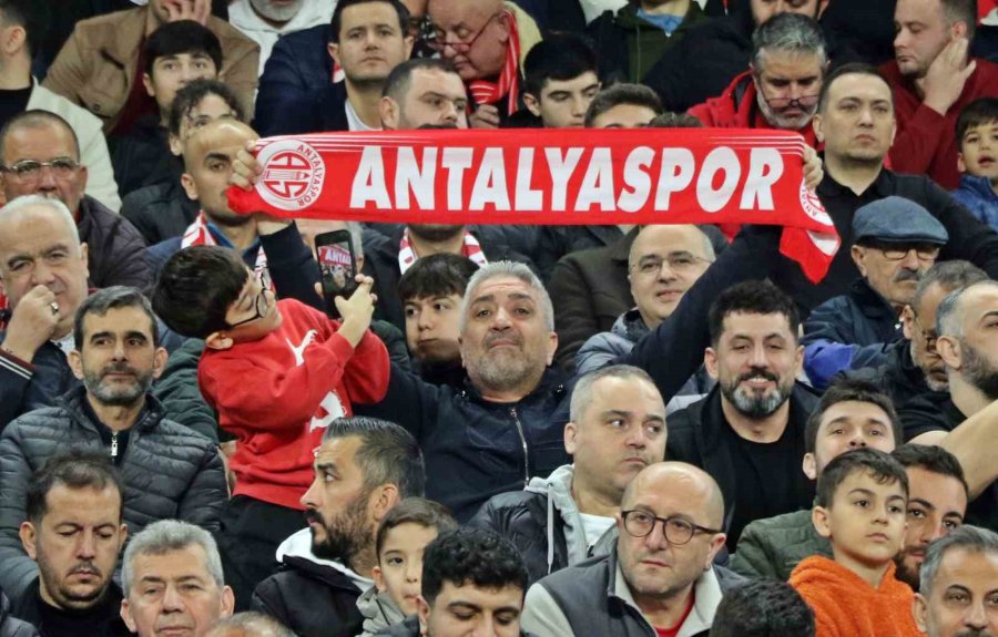 Trendyol Süper Lig: Antalyaspor: 0 - Galatasaray: 2