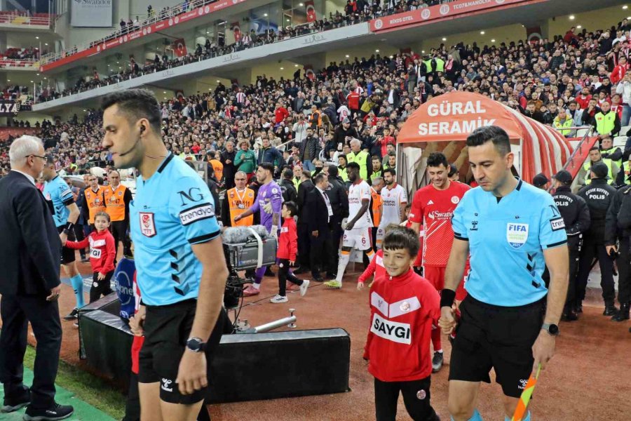 Trendyol Süper Lig: Antalyaspor: 0 - Galatasaray: 2