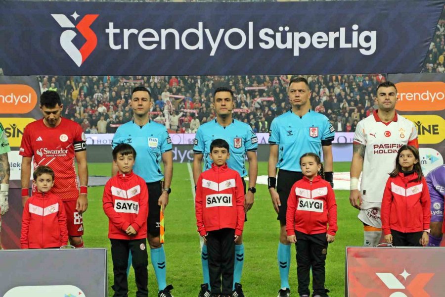 Trendyol Süper Lig: Antalyaspor: 0 - Galatasaray: 2