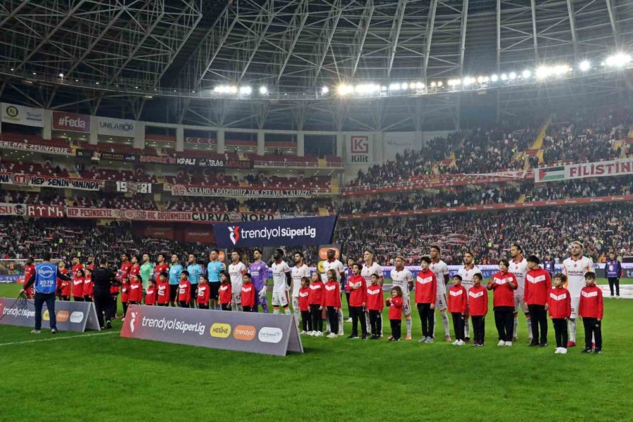 Trendyol Süper Lig: Antalyaspor: 0 - Galatasaray: 2