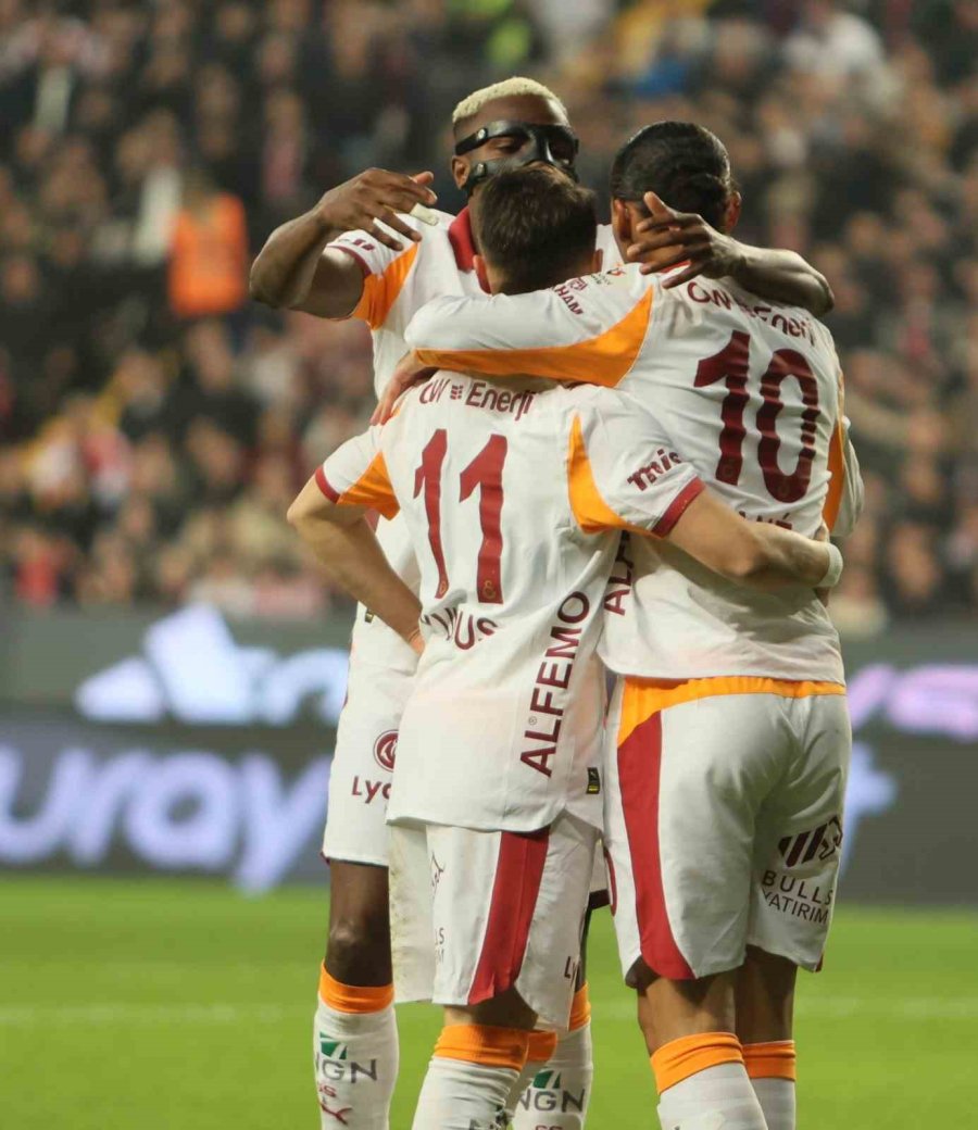 Trendyol Süper Lig: Antalyaspor: 0 - Galatasaray: 2 (ilk Yarı)