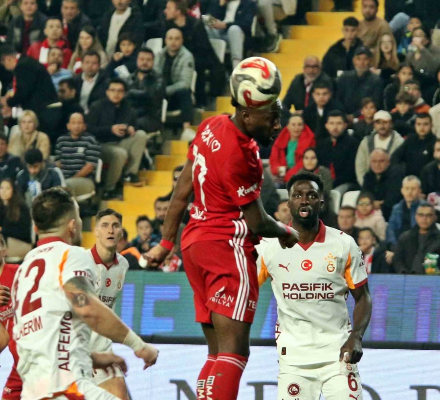 Trendyol Süper Lig: Antalyaspor: 1 - Galatasaray: 4 (maç Sonucu)