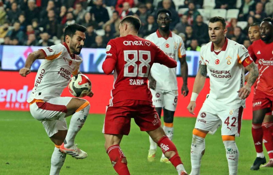 Trendyol Süper Lig: Antalyaspor: 1 - Galatasaray: 4 (maç Sonucu)