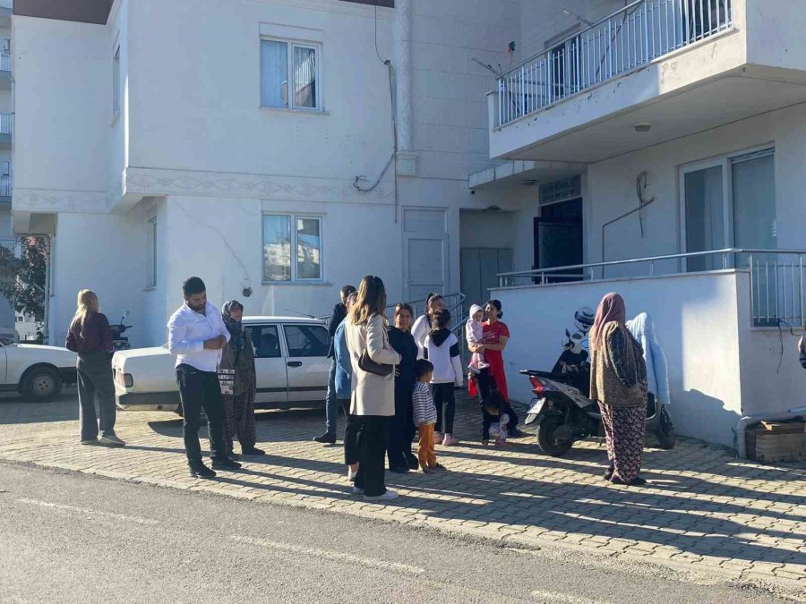 Çatlaklar Oluşan Evde Diken Üstünde Hayat