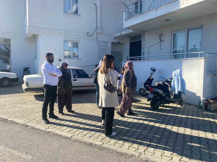 Çatlaklar Oluşan Evde Diken Üstünde Hayat