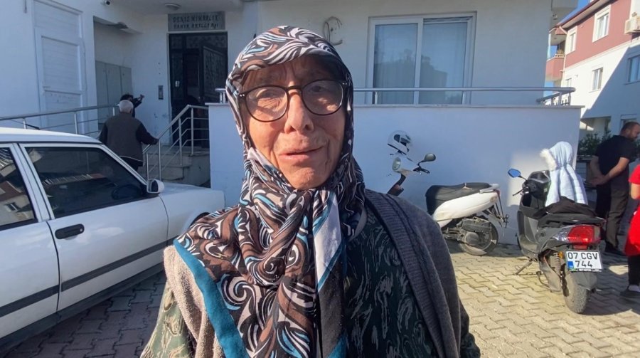 Çatlaklar Oluşan Evde Diken Üstünde Hayat