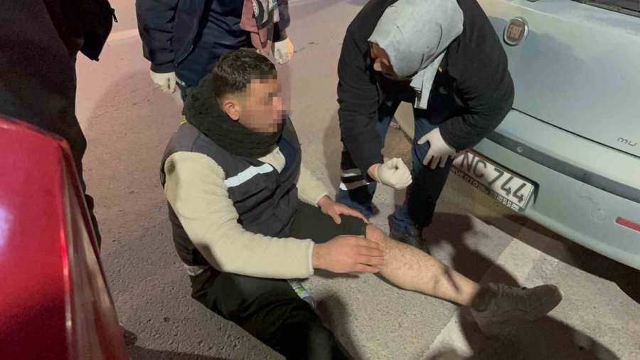 Motosiklet Otomobile Arkadan Çarptı: 1 Yaralı